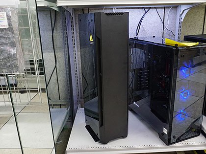 煙突構造”の縦長Mini-ITXケース「EVOLV SHIFT」が発売、計2モデル