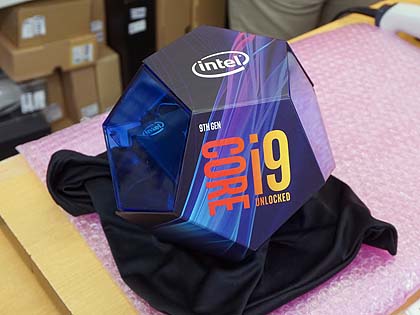 Core i9-9900Kの未開封品が税込59,800円でセール、あの外箱もあり