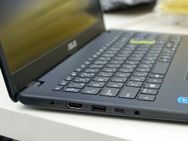 ビックカメラ専売の15.6型ノート「ASUS E510MA」、価格は税込42,800円