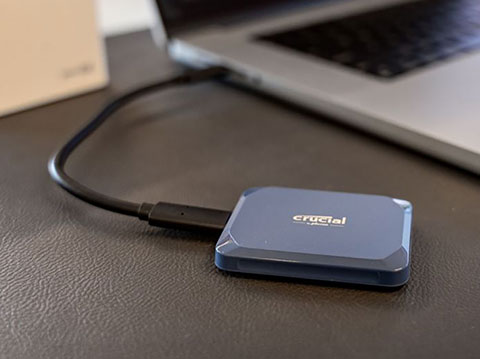 USB 3.2 Gen2x2対応のポータブルSSD「X10」がCrucialから、8TBモデルは