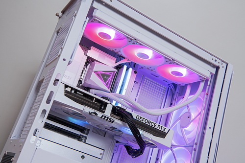ケーブルの見えない自作PC”を実現するMSI「PROJECT ZERO」。組みやすく