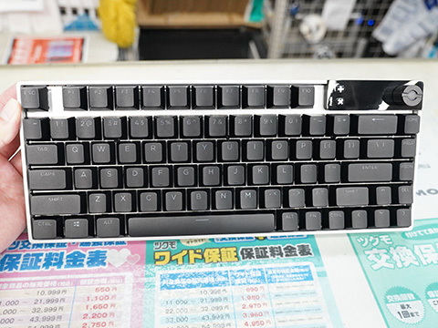 LCDディスプレイやノブを搭載したPulsarのゲーミングキーボード「eS HE