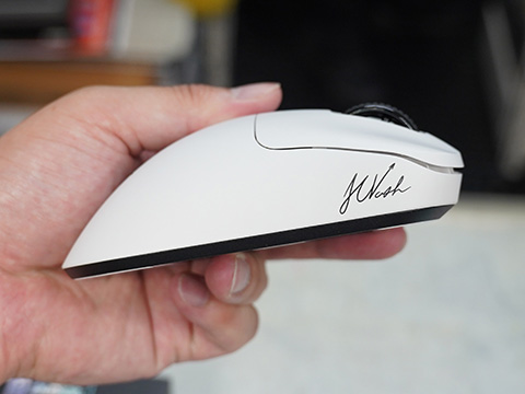VALORANTのプロeスポーツ選手が設計したゲーミングマウス「JV-X Gaming