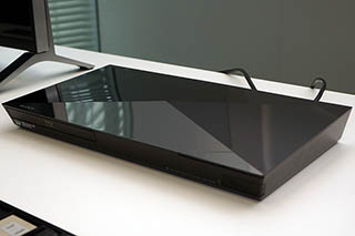 ソニー、“超高速起動”多面体Blu-rayプレーヤー。DLNA/ハイレゾの「BDP