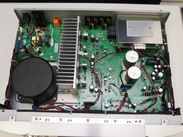 音に磨きをかけ、駆動力も向上したマランツのプリメイン/CD入門機