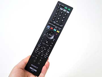ミニレビュー】テレビもVODも操作可能! PS4ユーザー待望のHORI「BD/TV