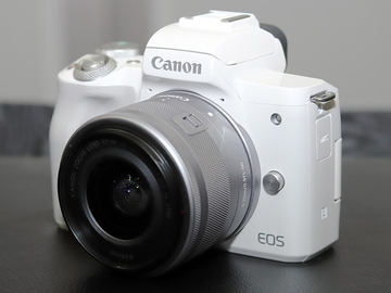 キヤノン、4K動画も撮れるKiss初のミラーレス「EOS Kiss M」 - AV Watch