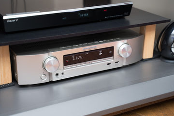 レビュー】実は売れてる薄型AVアンプを、2chスピーカーで使い倒す