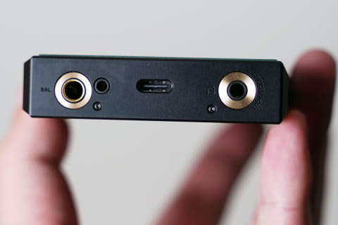 鳥居一豊の「良作×良品」】どっちを選ぶ? ソニー「ZX500」とFiiO「M11