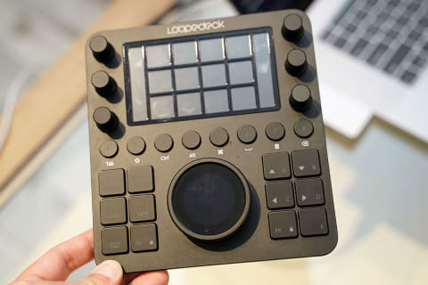 LightroomやPremiereを直感操作、タッチパネル搭載コンソール