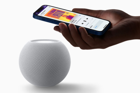 アップル、手のひらサイズのスマートスピーカー「HomePod mini