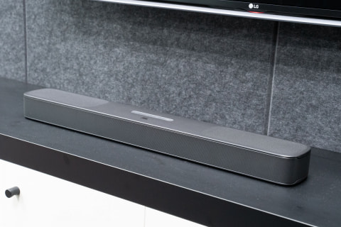 JBL、音のビームとAtmosで音に包まれるサウンドバー「Bar 5.0
