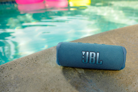 JBL、小さく、高音質になったBluetoothスピーカー「FLIP 6」 - AV Watch