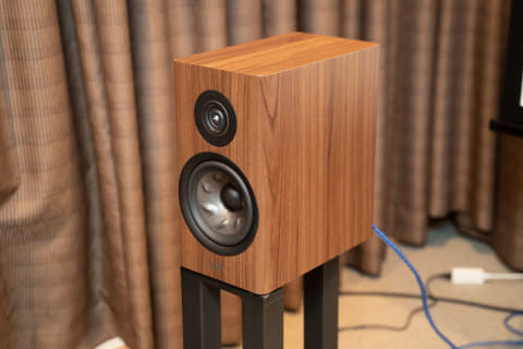 レビュー】“学生でも買える”スピーカーPolk Audio「R200」×4台で“4ch