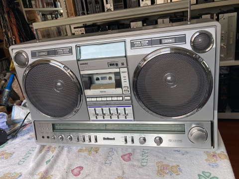 レビュー】41年前の怪物ラジカセ“ビッグステーション”をメンテ! 迫力