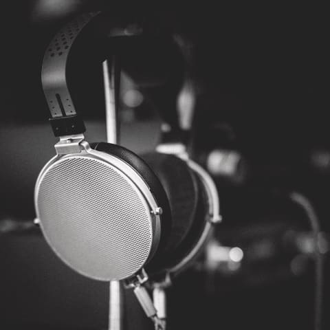 水月雨、“静電型に匹敵する低い分割振動”約5.5万円の平面駆動型