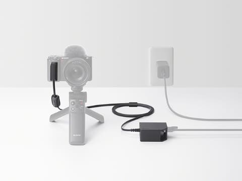 ソニー、カメラ用Zバッテリーを2個同時に急速充電できるチャージャー
