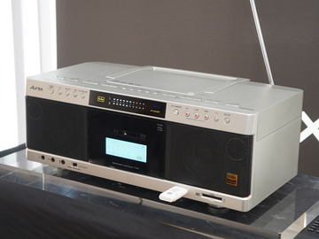東芝Aurex、Bluetooth送受信対応のCDラジオ。ネオジウムスピーカーで