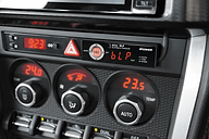 ピボット、オートブリッピング機能付きスロットルコントローラー「3