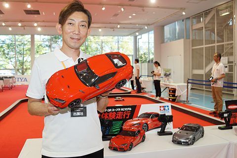 タミヤ、電動RCカー「GR スープラ」の体験走行を世界初開催 - Car Watch