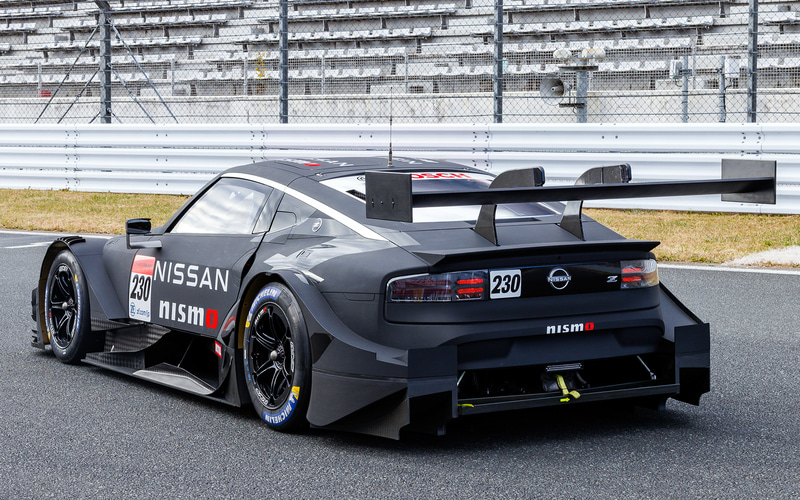 新型GTマシン「Nissan Z GT500」が富士スピードウェイ走行姿を披露