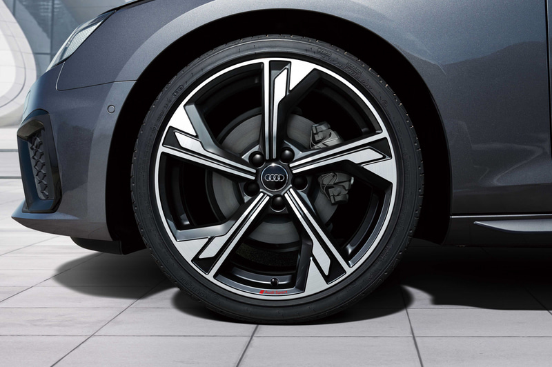 アウディ、「A4」「A4 アバント」「A5 スポーツバック」に特別仕様車