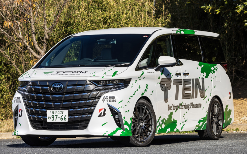 テインのフルスペック車高調「RX1」と減衰力コントローラ「EDFC5」で