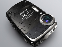 富士フイルム、GPS機能搭載の防水デジカメ「FinePix XP30」を海外発表