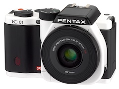 ペンタックス、Kマウント採用ミラーレスカメラ「K-01」を国内発表