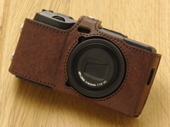 ユリシーズ、リコー「GR DIGITAL IV」用の本革カメラケース - デジカメ