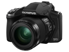 オリンパス、光学照準器付きの高倍率ズームカメラ「SP-100EE