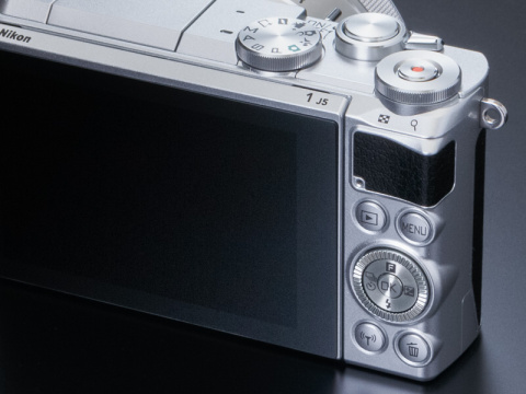 新製品レビュー：Nikon 1 J5（外観・機能編） - デジカメ Watch Watch