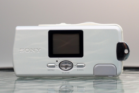 オールドデジカメの凱旋：ソニー サイバーショットDSC-U10 - デジカメ