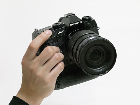 新製品レビュー：OLYMPUS OM-D E-M1X（外観・機能編） - デジカメ Watch
