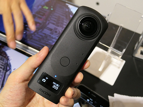 1型センサー+新レンズで高性能化した360度カメラ「RICOH THETA Z1