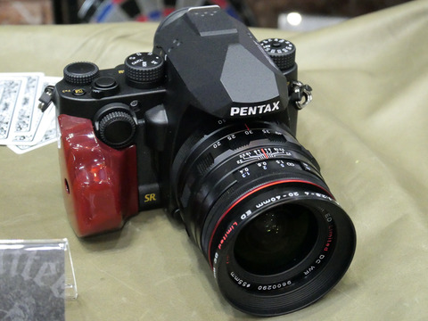 イベントレポート】【CP+2019】男の趣味空間に並ぶ「PENTAX KPカスタム