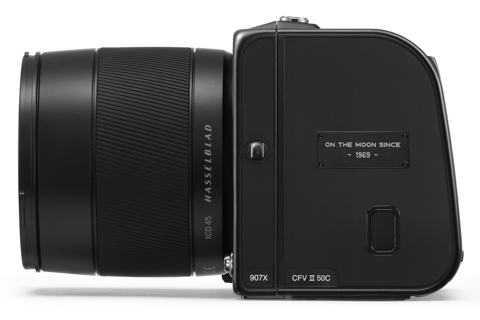 ハッセルブラッド、「CFV II 50C」に月面着陸50周年記念マットブラック