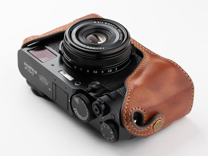 FUJIFILM X100VI用の本革製カメラケース - デジカメ Watch