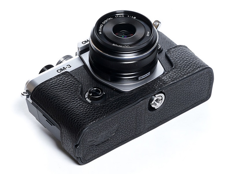 OM SYSTEM OM-3用レザーケースに黒糸ステッチモデル - デジカメ Watch
