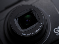 リコー、F1.9レンズ搭載の「GR DIGITAL III」 - デジカメ Watch Watch