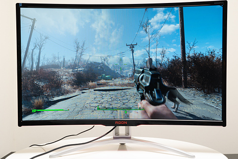 特別企画】曲面ディスプレイ採用の本格ゲーミングモニターAOC