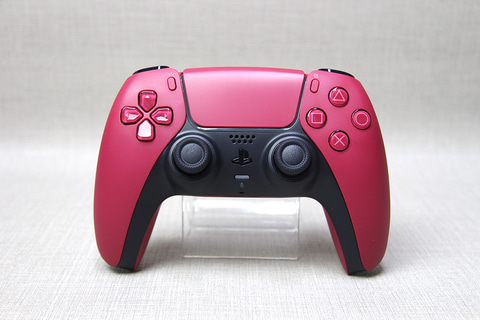 PS5「DualSense」に新色到来！「コズミック レッド」＆「ミッドナイト