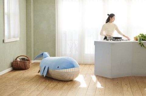 ポケモン」より、ホエルオーの巨大ぬいぐるみが登場！ 1/10スケール