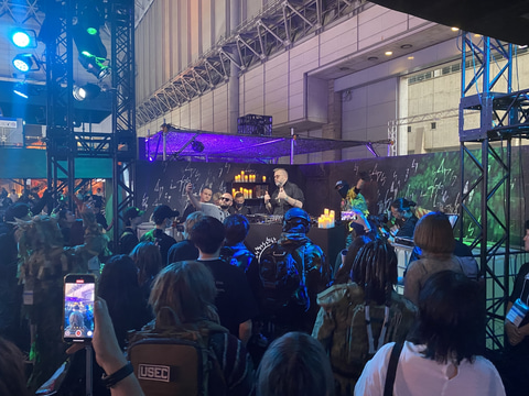 タルコフ」ブース大盛り上がり！ ミノタギラやカバンも扮した