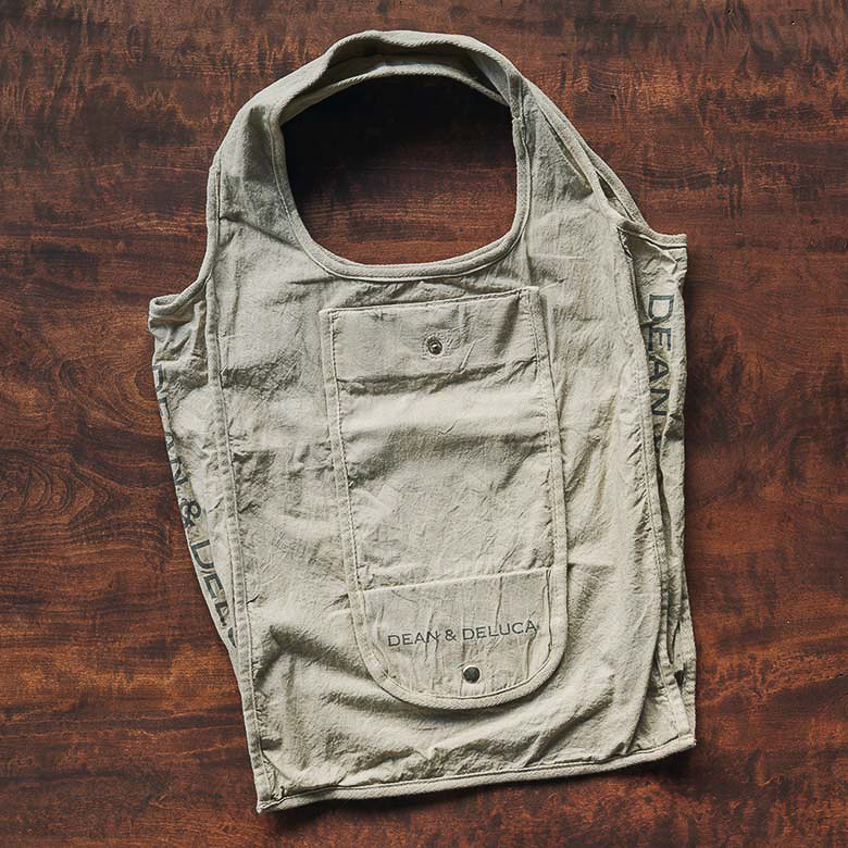 DEAN & DELUCA「天然染めショッピングバッグ 葡萄」発売。果皮を再利用