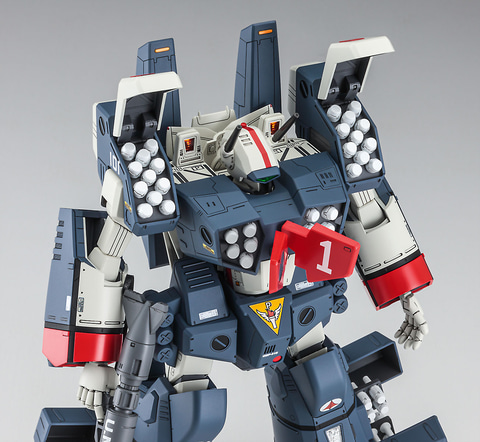 マクロス」のプラモデル「VF-1J アーマード バルキリー」早くも再販
