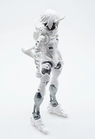 AF_KURO氏のオリジナル「少女発動機」より、「TSUZIGIRI」の先行試作品