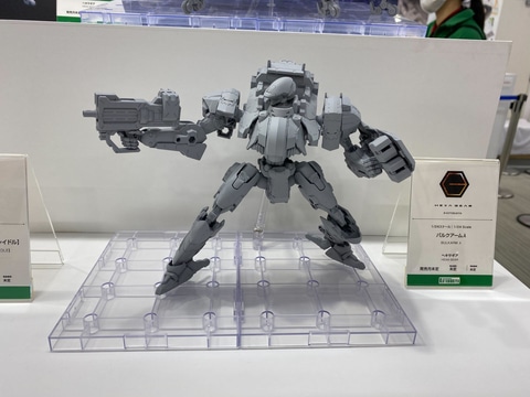 ヘキサギア製品の原形が複数展示。多脚戦車「ブロッケード・アイビー