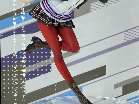 ペルソナ5 ザ・ロイヤル」より高巻杏・新島真の制服姿と佐倉双葉の怪盗