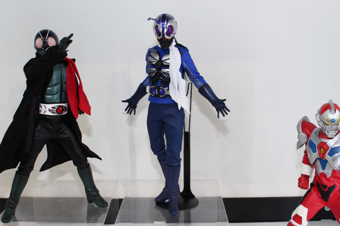 スリーゼロの「フィグゼロ 1/6 仮面ライダー第0号」が出展。劇中の